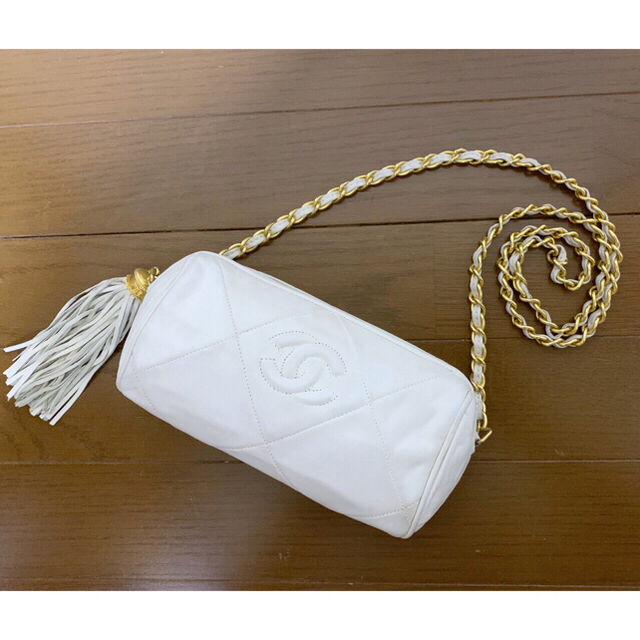 CHANEL(シャネル)の希少＆美品！ヴィンテージ シャネル 筒型フリンジ マトラッセ チェーンバッグ レディースのバッグ(ショルダーバッグ)の商品写真