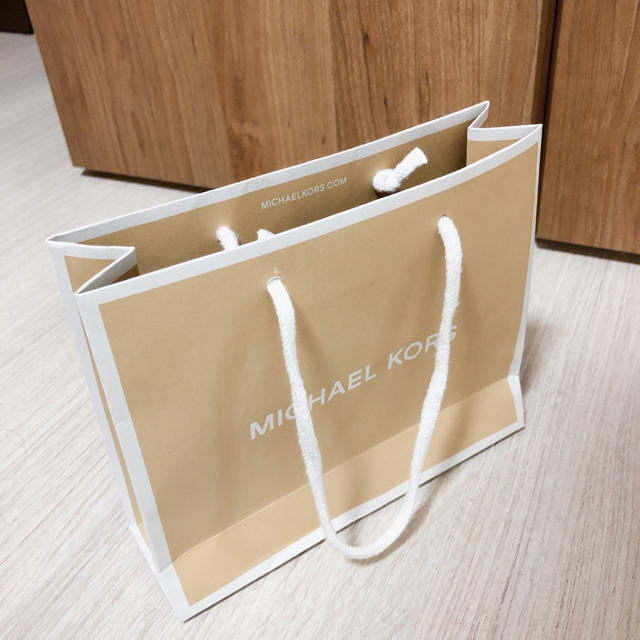 Michael Kors(マイケルコース)のマイケルコース　紙袋 レディースのバッグ(ショップ袋)の商品写真