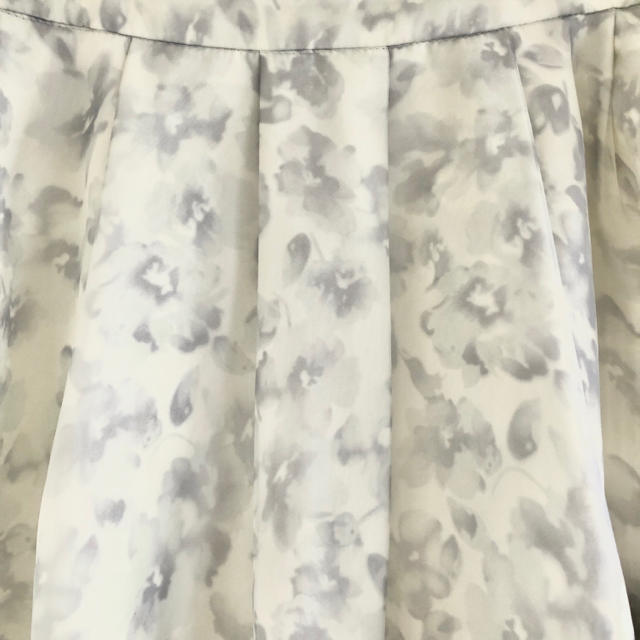 HONEYS(ハニーズ)の【GLACIER】フレア シフォンスカート／ホワイト系 レディースのスカート(ひざ丈スカート)の商品写真