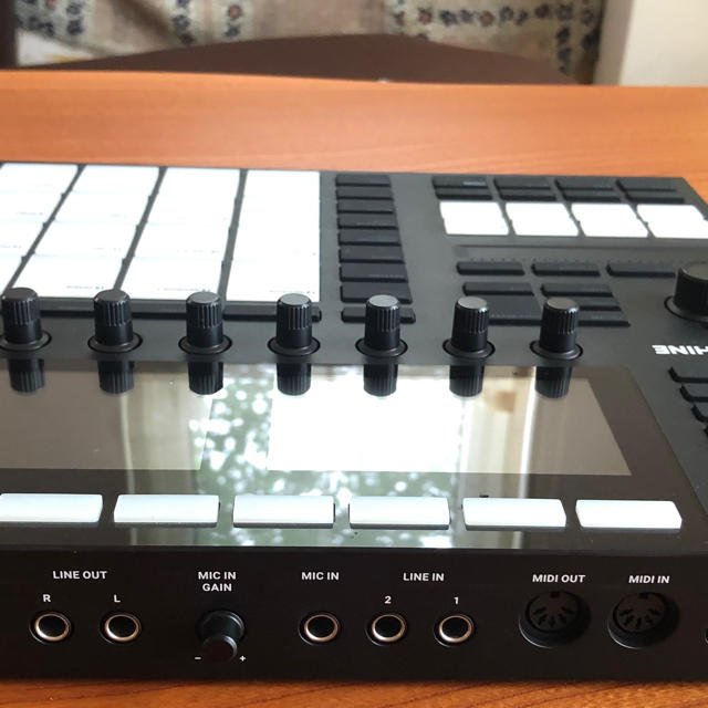 Roland(ローランド)のNative Instruments Maschine MK3 訳あり 楽器のDTM/DAW(MIDIコントローラー)の商品写真