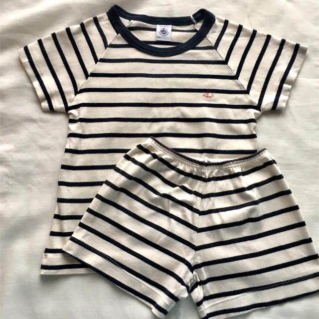 PETIT BATEAU(プチバトー)のプチバトー マリニエール パジャマ 95㎝ 3ans キッズ/ベビー/マタニティのキッズ服男の子用(90cm~)(パジャマ)の商品写真