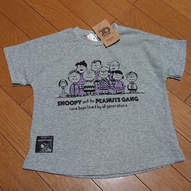 PEANUTS(ピーナッツ)の新品 未使用 タグ付き peanuts スヌーピーTシャツ 100cm キッズ/ベビー/マタニティのキッズ服男の子用(90cm~)(Tシャツ/カットソー)の商品写真