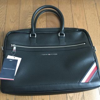 トミーヒルフィガー(TOMMY HILFIGER)のTOMMY HILFIGERフラッグテープビジネスバック　ブラック(ビジネスバッグ)