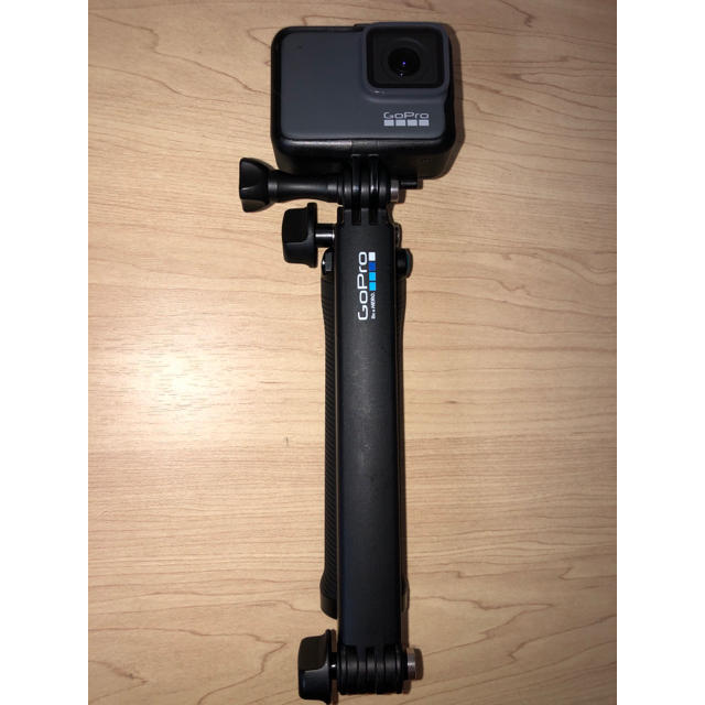 GoPro(ゴープロ)のGoPro HERO7 silver スマホ/家電/カメラのカメラ(その他)の商品写真