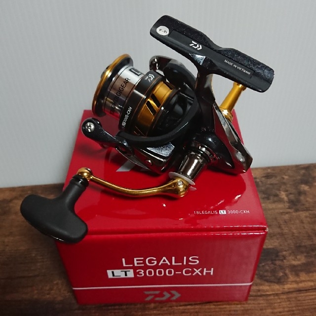 ダイワ 18 レガリス LT3000-CXH　リール　DAIWA