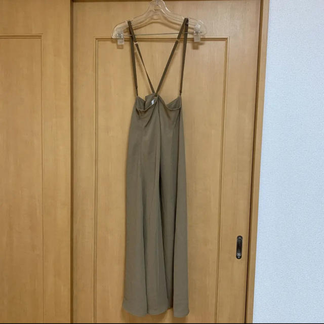 KBF(ケービーエフ)の【値下げしました】サスペンダーフレアスカート レディースのスカート(ロングスカート)の商品写真
