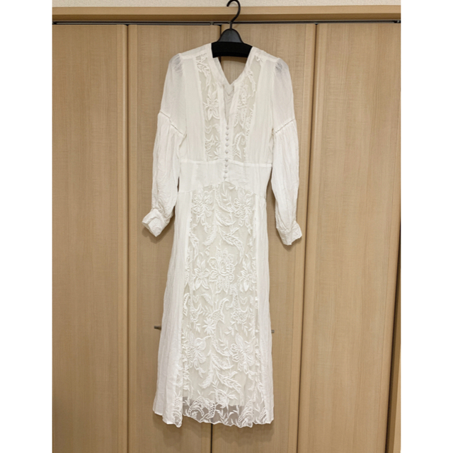 Ameri VINTAGE(アメリヴィンテージ)のMEDI EMBROIDERY TULLE LACE DRESS レディースのワンピース(ロングワンピース/マキシワンピース)の商品写真