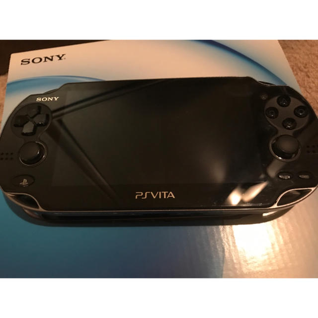 ps vita Wi-Fi 付属品完備　8GBメモリーカード付き　ケース付き