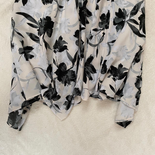 FRAY I.D(フレイアイディー)の超美品✨フレイアイディー  フレアスカート 花柄 ロング 春 夏 ホワイト レディースのスカート(ロングスカート)の商品写真