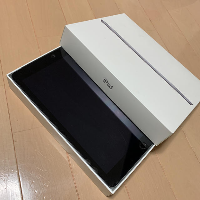 iPad 第5世代 128GB スペースグレイ Wi-Fi + Cellularスマホ/家電/カメラ