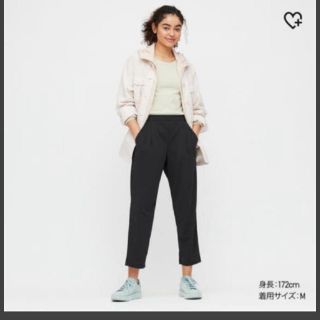 ユニクロ(UNIQLO)のクレープジャージテーパードパンツ　XXL  ブラック(クロップドパンツ)