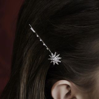 スワロフスキー(SWAROVSKI)の棚卸特価　シシィスター　ヘアピン　ミディアム　スター2.5cm(ヘアピン)