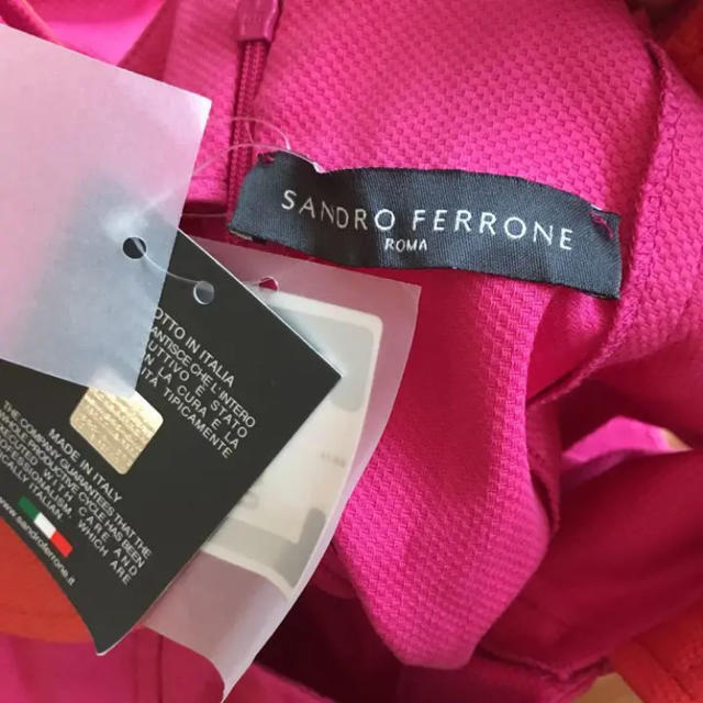 Sandro(サンドロ)の新品タグ付き　SANDRO FERRONE バイカラーワンピース レディースのワンピース(ひざ丈ワンピース)の商品写真