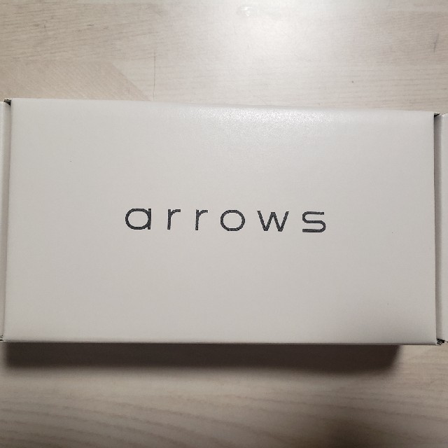 arrows M05 シムフリー 新品 未開封 スマホ/家電/カメラのスマートフォン/携帯電話(スマートフォン本体)の商品写真