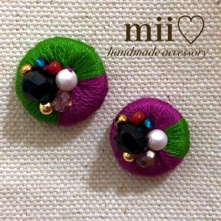 ビーズ 刺繍ピアス／イヤリング(ピアス)