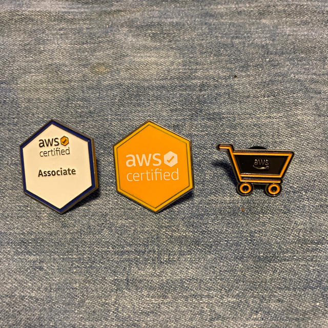 aws ピンバッジ エンタメ/ホビーのアニメグッズ(バッジ/ピンバッジ)の商品写真
