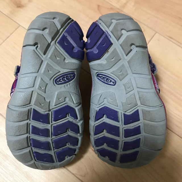 KEEN(キーン)のkeen 13.5センチ キッズ/ベビー/マタニティのベビー靴/シューズ(~14cm)(サンダル)の商品写真