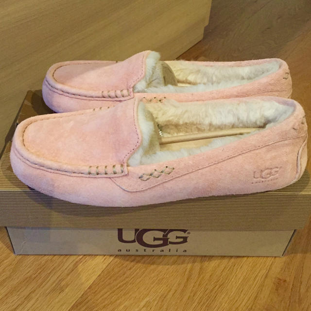 UGG(アグ)のやっち様専用商品 レディースの靴/シューズ(スリッポン/モカシン)の商品写真