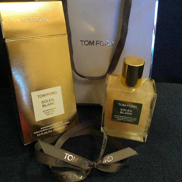 TOM FORD(トムフォード)の新品未使用トムフォード ソレイユ ブラン シマリング ボディオイル 01ゴールド コスメ/美容のボディケア(ボディオイル)の商品写真