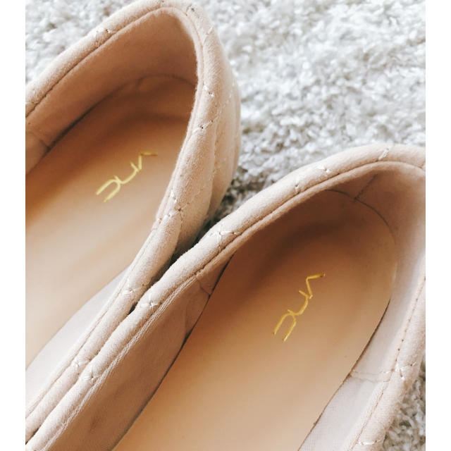 ☆値下げ！　VNC  ローヒール22.5センチ レディースの靴/シューズ(バレエシューズ)の商品写真