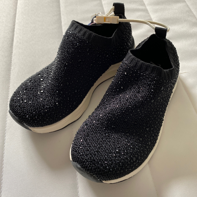 ZARA KIDS(ザラキッズ)のZARA スリッポン　靴　17㎝ キッズ/ベビー/マタニティのキッズ靴/シューズ(15cm~)(スニーカー)の商品写真