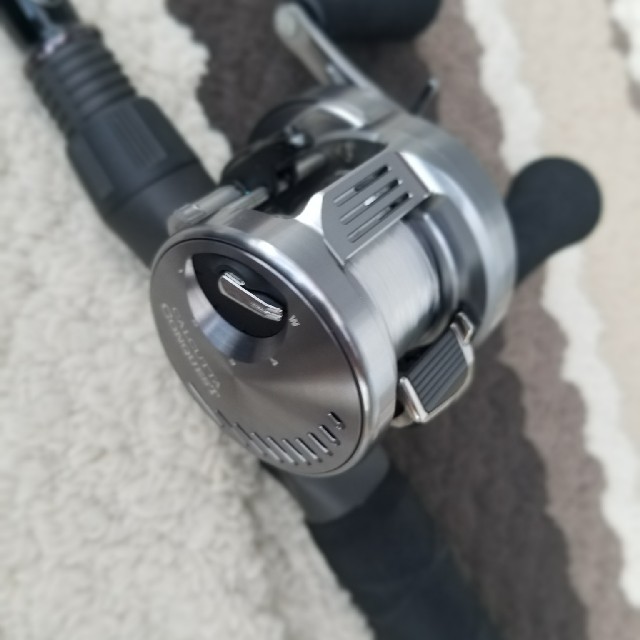 SHIMANO　シマノ　カルカッタコンクエスト200DC