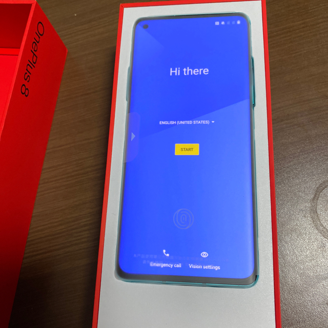 【極美品】OnePlus 8 5G 8GB/128GBモデル　グリーン