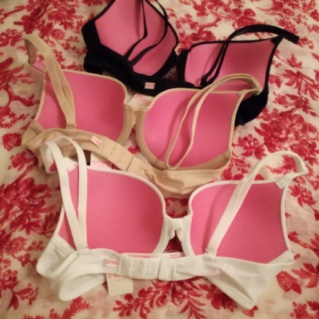 Victoria's Secret(ヴィクトリアズシークレット)のVICTORIAS' SECRET  レディースの下着/アンダーウェア(ブラ)の商品写真