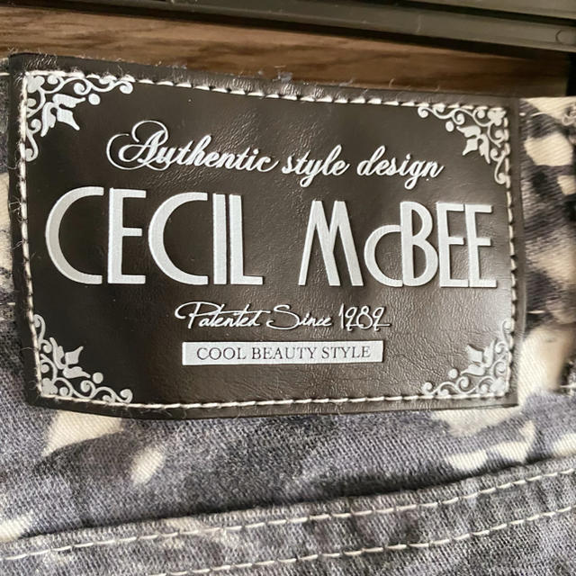 CECIL McBEE(セシルマクビー)のやすさん専用(検討中)セシルマクビー 柄 ボトム  M レディースのパンツ(スキニーパンツ)の商品写真