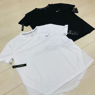 ナイキ(NIKE)の新品　L NIKE モノトーンセット　白黒　ランニング　DRIFIT レディース(Tシャツ(半袖/袖なし))