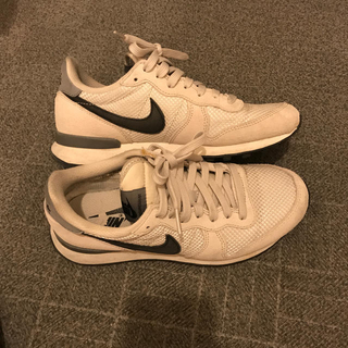 ナイキ(NIKE)のNIKE スニーカー グレー(スニーカー)