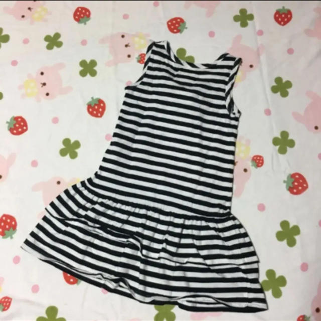 babyGAP(ベビーギャップ)のbabyGap☆ボーダー☆白黒☆ワンピース☆110 キッズ/ベビー/マタニティのキッズ服女の子用(90cm~)(ワンピース)の商品写真