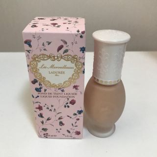 レメルヴェイユーズラデュレ(Les Merveilleuses LADUREE)のレ　メルヴェイユーズ　ラデュレ　リクイドファンデーション(ファンデーション)