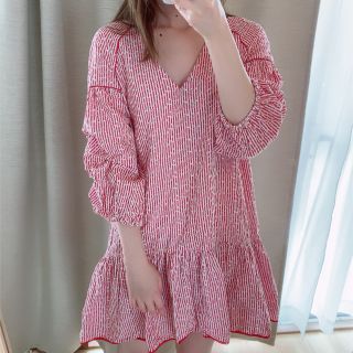 ザラ(ZARA)のZARA 花柄　植物　ステッチワンピース(ひざ丈ワンピース)