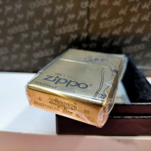 ZIPPO ウィンディ  新品未開封 ブラス メンズのファッション小物(タバコグッズ)の商品写真