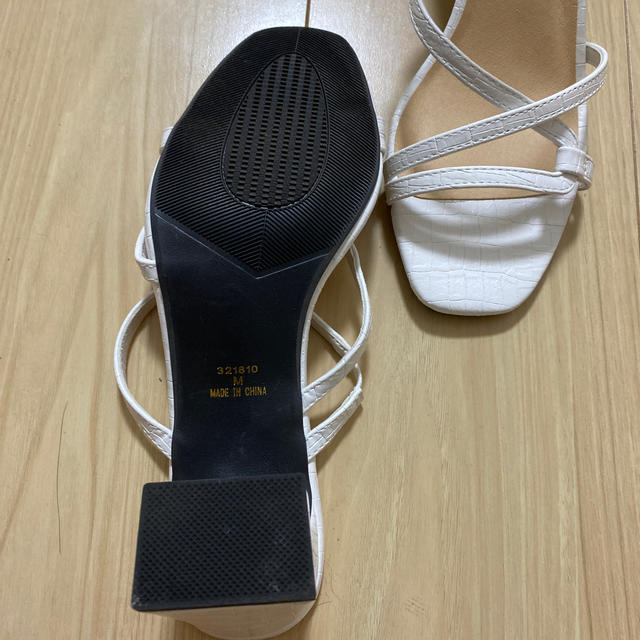 GU(ジーユー)のレディース用サンダル　Mサイズ レディースの靴/シューズ(サンダル)の商品写真