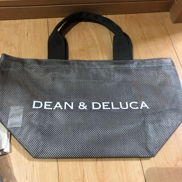 DEAN & DELUCA(ディーンアンドデルーカ)のDEAN&DELUCA  メッシュトートバッグ＋ステンレスボトル白グレー2本 レディースのバッグ(トートバッグ)の商品写真