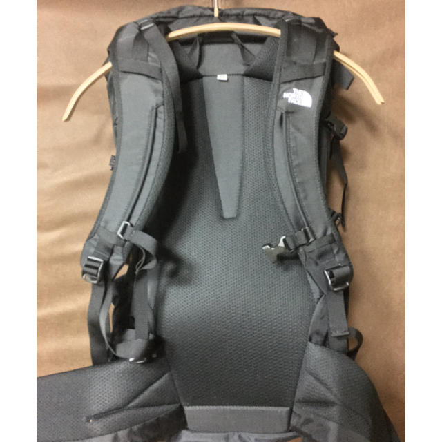 THE NORTH FACE(ザノースフェイス)のTHE NORTH FACE TELLUS 33 バックパック　テルス　33  スポーツ/アウトドアのアウトドア(登山用品)の商品写真