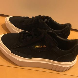 アディダス(adidas)のadidasスニーカー(スニーカー)