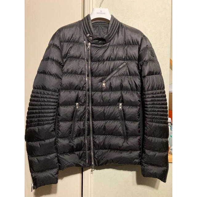 MONCLER(モンクレール)のモンクレール　ダウンジャケット　ブラック　moncler aubin サイズ1 メンズのジャケット/アウター(ダウンジャケット)の商品写真