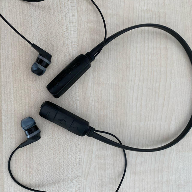 Skullcandy(スカルキャンディ)のスカルキャンディ　Bluetoothイヤホン スマホ/家電/カメラのオーディオ機器(ヘッドフォン/イヤフォン)の商品写真