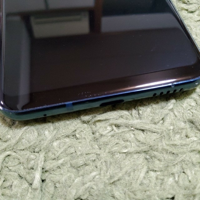 LG Electronics(エルジーエレクトロニクス)のisai V30+ LGV35 au 本体のみ スマホ/家電/カメラのスマートフォン/携帯電話(スマートフォン本体)の商品写真