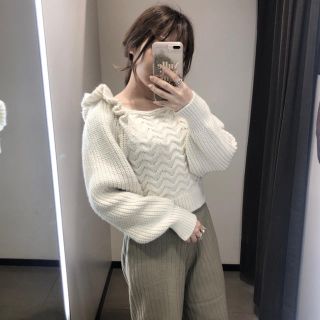 ザラ(ZARA)のZARA フリル 後ろリボンニット(ニット/セーター)