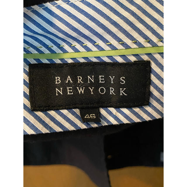 BARNEYS NEW YORK(バーニーズニューヨーク)のバーニーズニューヨーク　紺チェック柄スラックス　夏用　46 メンズのパンツ(スラックス)の商品写真