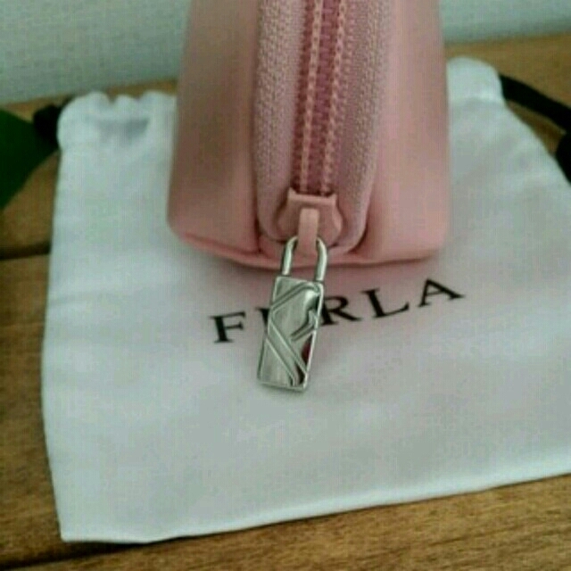 Furla(フルラ)の専用⭐フルラピンク小ポーチ レディースのファッション小物(コインケース)の商品写真