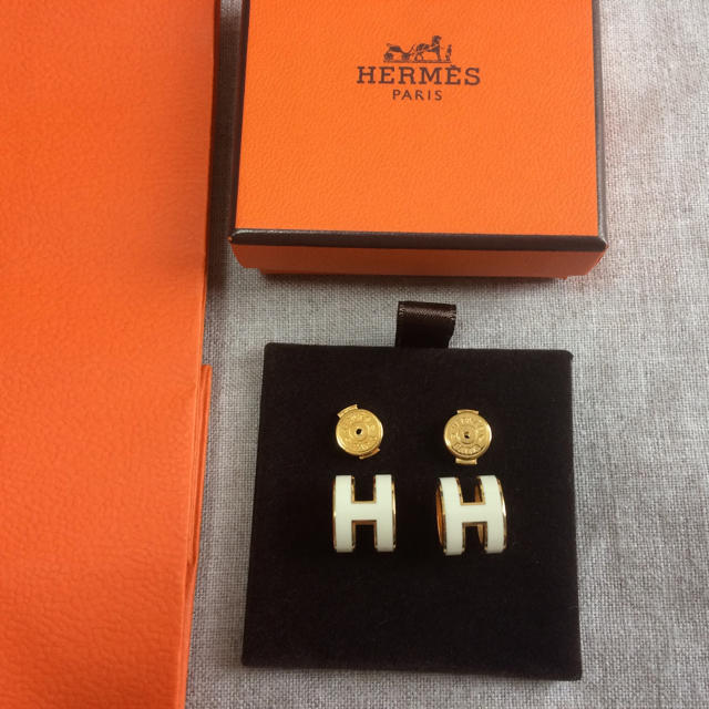 レディースHERMES エルメス ピアス ポップアッシュ アイボリー x ゴールド