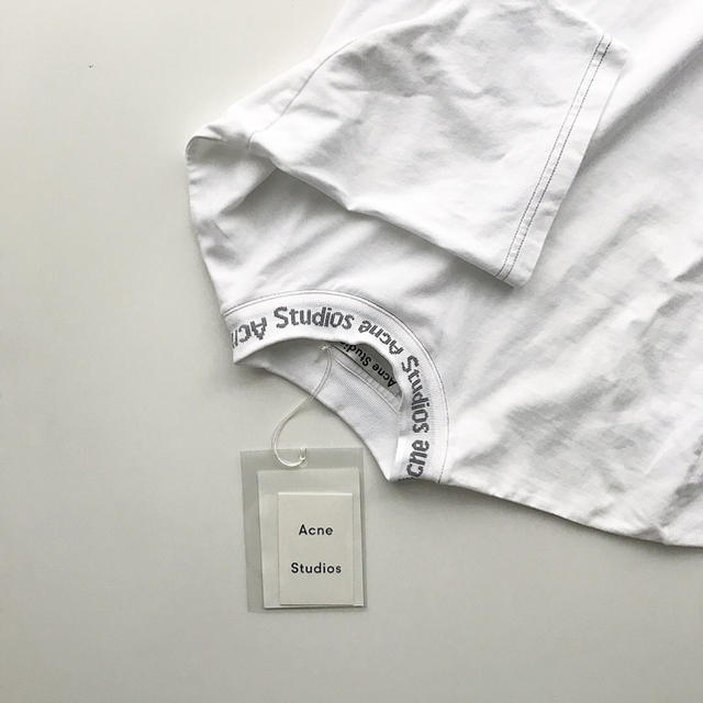 約47cm身幅Acne Studious ロゴ Tシャツ