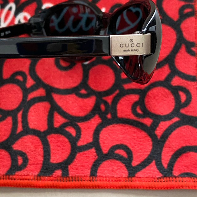 Gucci(グッチ)のGUCCIサングラス美品 レディースのファッション小物(サングラス/メガネ)の商品写真