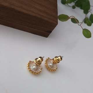 レトロ貝殻ピアス(ピアス)