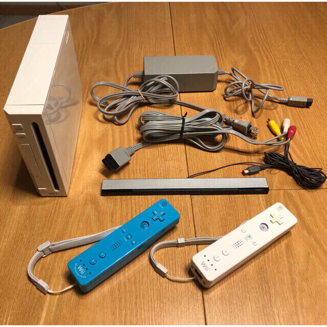 Wii(ウィー)の最終値下げ→Wii エンタメ/ホビーのゲームソフト/ゲーム機本体(家庭用ゲーム機本体)の商品写真
